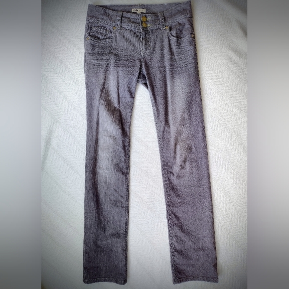 CAbi Denim - Brand New CAbi Size 4 Lou Lou Straight Leg Jeans Style #332 Grey w/ Stretch!